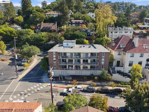 View/Area - 2 Panoramic Way #105, Berkeley, CA 94704 photo 5 of 9