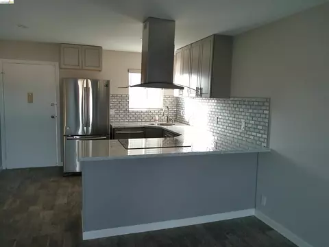 Kitchen - 325 Kitty Hawk Rd #304, Alameda, CA 94501 photo 5 of 5