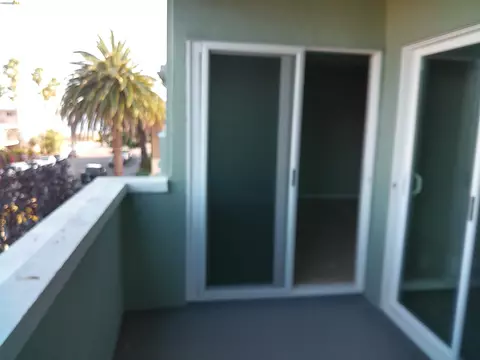 Exterior - 325 Kitty Hawk Rd #304, Alameda, CA 94501 photo 7 of 7