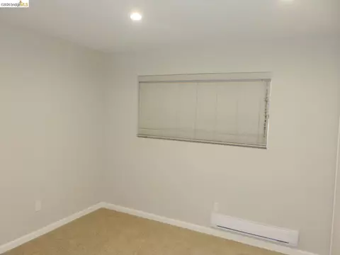 Bedroom - 325 Kitty Hawk Rd #304, Alameda, CA 94501 photo 2 of 5