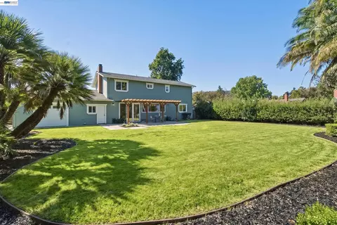 Exterior - 92 Dubost Ct, Danville, CA 94526 photo 9 of 17