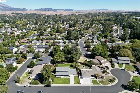 View/Area - 92 Dubost Ct, Danville, CA 94526 photo 3 of 4