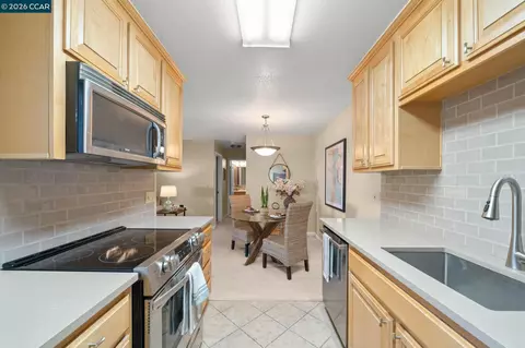 Kitchen - 1505 Kirker Pass Rd #223, Concord, CA 94521 photo 4 of 4