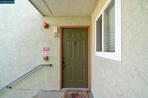 Entry Way - 1505 Kirker Pass Rd #223, Concord, CA 94521 photo 1 of 1