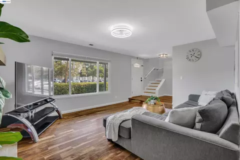 Living - 315 Wall St, Livermore, CA 94550 photo 2 of 2