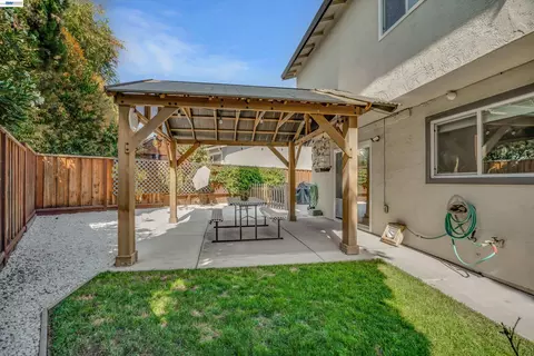 Exterior - 315 Wall St, Livermore, CA 94550 photo 4 of 10
