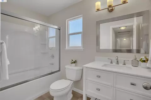 Bath - 315 Wall St, Livermore, CA 94550 photo 1 of 3