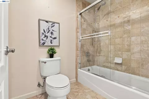 Bath - 3538 Capoterra Way, Dublin, CA 94568 photo 3 of 5