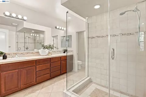 Bath - 3538 Capoterra Way, Dublin, CA 94568 photo 4 of 5