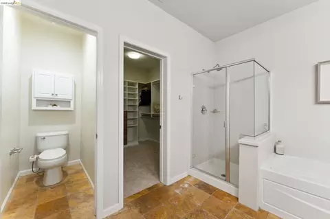 Bath - 3203 Jetty Dr, Richmond, CA 94804 photo 5 of 6