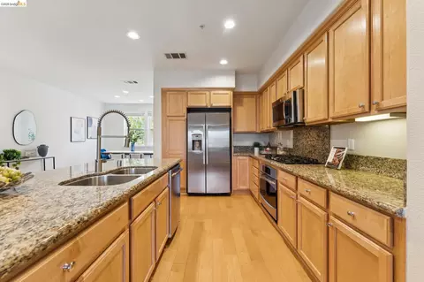 Kitchen - 3203 Jetty Dr, Richmond, CA 94804 photo 2 of 5