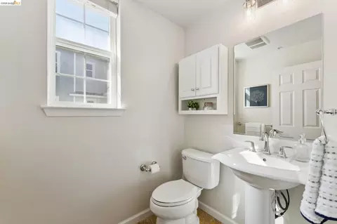 Bath - 3203 Jetty Dr, Richmond, CA 94804 photo 2 of 6