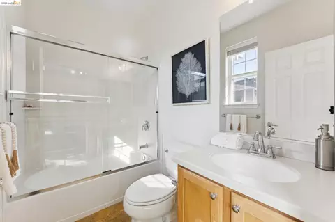 Bath - 3203 Jetty Dr, Richmond, CA 94804 photo 6 of 6