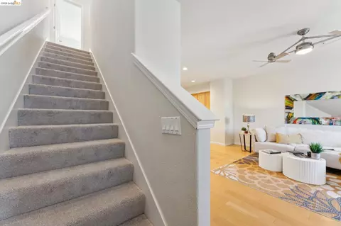 Entry Way - 3203 Jetty Dr, Richmond, CA 94804 photo 3 of 6