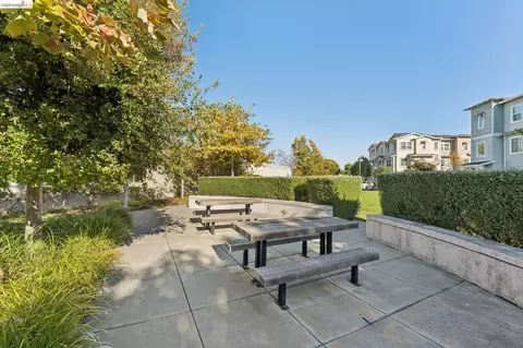 Exterior - 3203 Jetty Dr, Richmond, CA 94804 photo 7 of 11