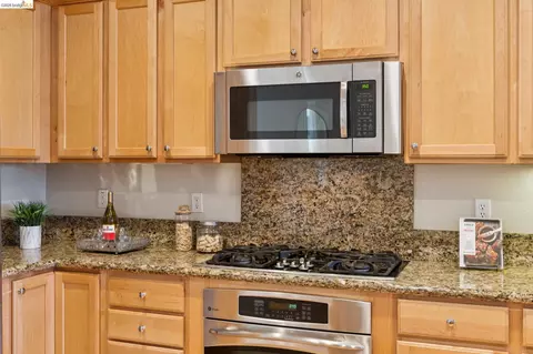 Kitchen - 3203 Jetty Dr, Richmond, CA 94804 photo 4 of 5
