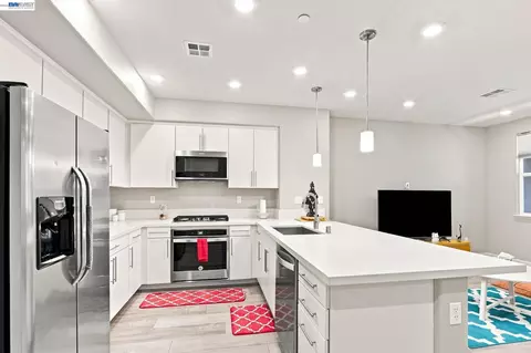 Kitchen - 633 Clover Cir, Milpitas, CA 95035 photo 5 of 5