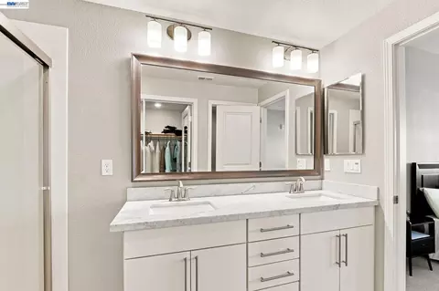 Bath - 633 Clover Cir, Milpitas, CA 95035 photo 1 of 3