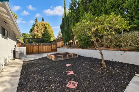 Exterior - 232 Coleen St, Livermore, CA 94550 photo 5 of 6