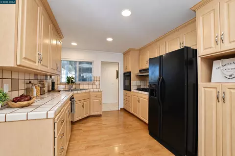 Kitchen - 232 Coleen St, Livermore, CA 94550 photo 1 of 3