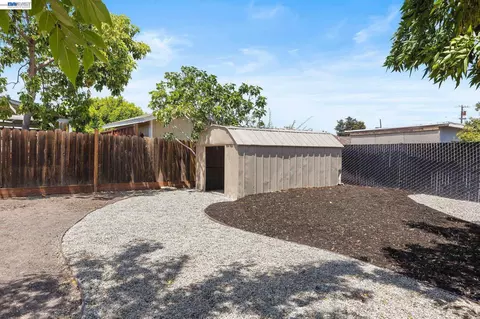 Exterior - 15 Inlet Dr, Bay Point, CA 94565 photo 8 of 13