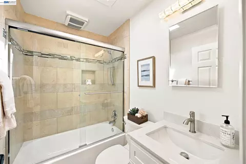 Bath - 15 Inlet Dr, Bay Point, CA 94565 photo 3 of 5