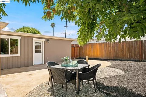 Exterior - 15 Inlet Dr, Bay Point, CA 94565 photo 3 of 13