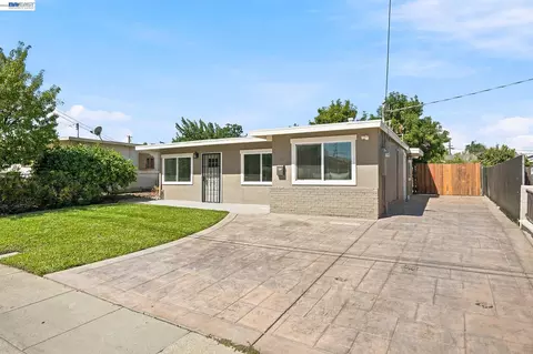 Exterior - 15 Inlet Dr, Bay Point, CA 94565 photo 2 of 13