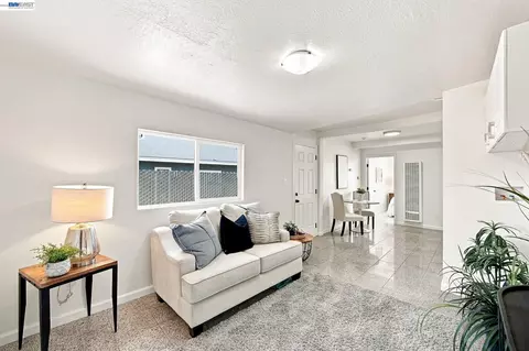 Living - 15 Inlet Dr, Bay Point, CA 94565 photo 3 of 4