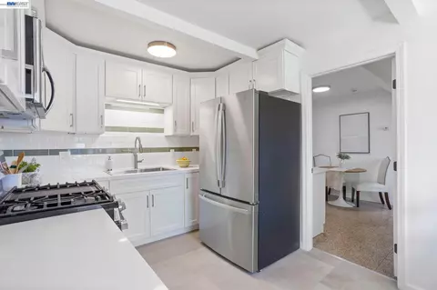Kitchen - 15 Inlet Dr, Bay Point, CA 94565 photo 5 of 5