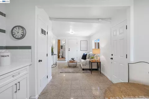 Entry Way - 15 Inlet Dr, Bay Point, CA 94565 photo 1 of 4