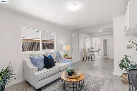 Living - 15 Inlet Dr, Bay Point, CA 94565 photo 4 of 4