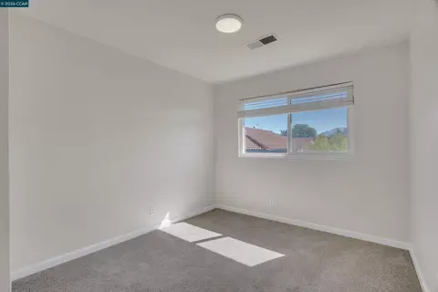 Bedroom - 4344 Saint Charles Pl, Concord, CA 94521 photo 2 of 4