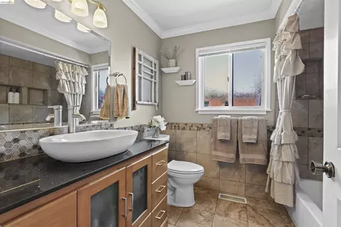 Bath - 3909 Boatwright Dr, Concord, CA 94519 photo 1 of 3