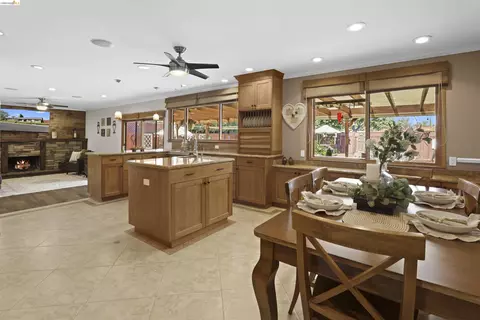 Kitchen - 3909 Boatwright Dr, Concord, CA 94519 photo 1 of 9