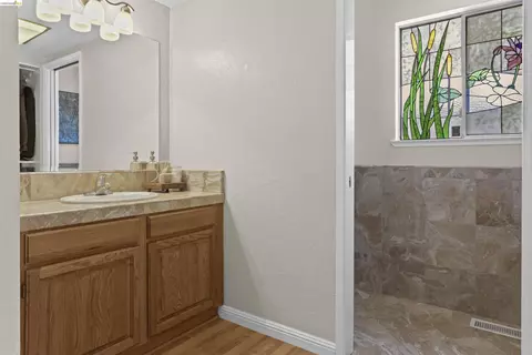 Bath - 3909 Boatwright Dr, Concord, CA 94519 photo 2 of 3