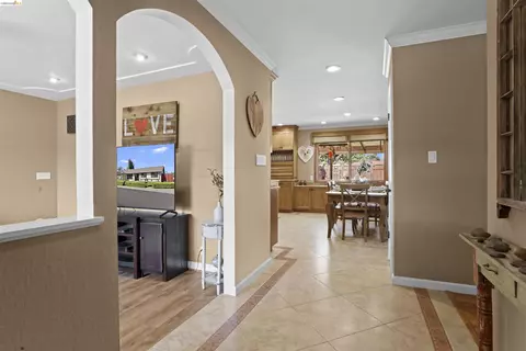 Entry Way - 3909 Boatwright Dr, Concord, CA 94519 photo 1 of 3