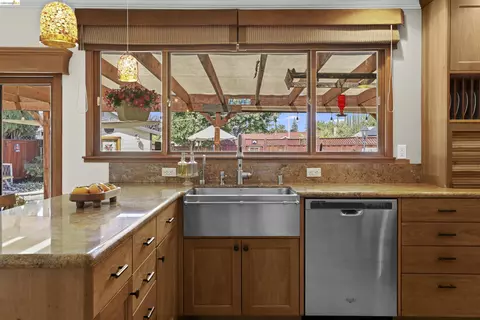 Kitchen - 3909 Boatwright Dr, Concord, CA 94519 photo 8 of 9