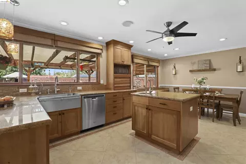 Kitchen - 3909 Boatwright Dr, Concord, CA 94519 photo 6 of 9