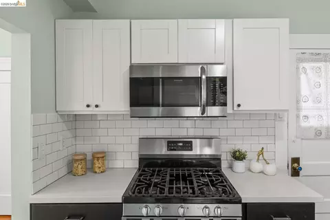 Kitchen - 2641 Webster St #1, Berkeley, CA 94705 photo 3 of 3