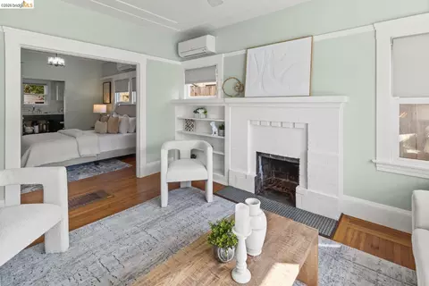 Living - 2641 Webster St #1, Berkeley, CA 94705 photo 4 of 4