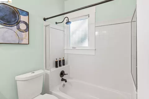 Bath - 2641 Webster St #1, Berkeley, CA 94705 photo 1 of 4