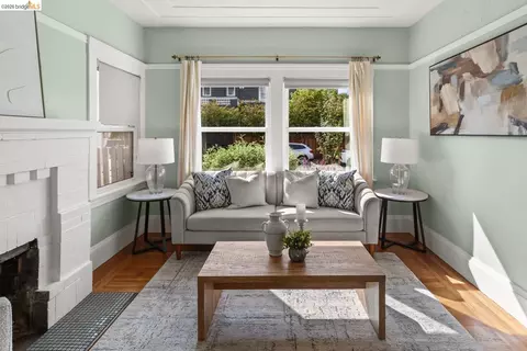 Living - 2641 Webster St #1, Berkeley, CA 94705 photo 3 of 4