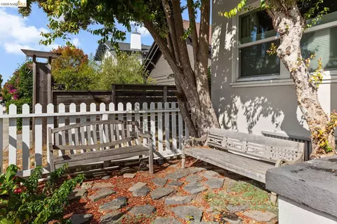 Exterior - 2641 Webster St #1, Berkeley, CA 94705 photo 4 of 6
