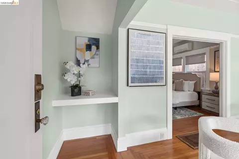 Entry Way - 2641 Webster St #1, Berkeley, CA 94705 photo 2 of 3