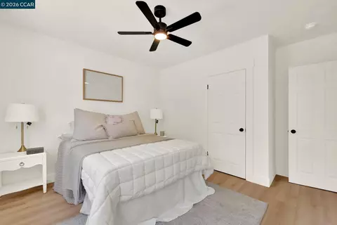 Bedroom - 101 B St, Vallejo, CA 94590 photo 3 of 6
