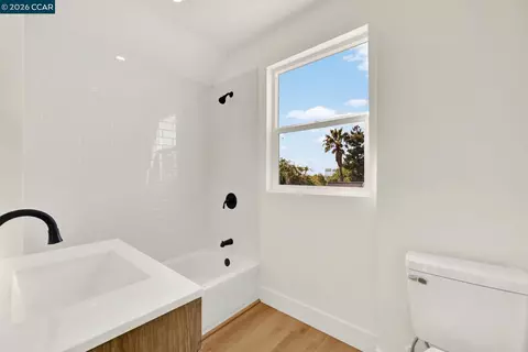 Bath - 101 B St, Vallejo, CA 94590 photo 1 of 2