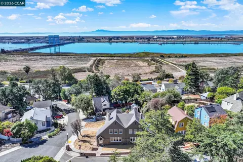 View/Area - 101 B St, Vallejo, CA 94590 photo 3 of 3
