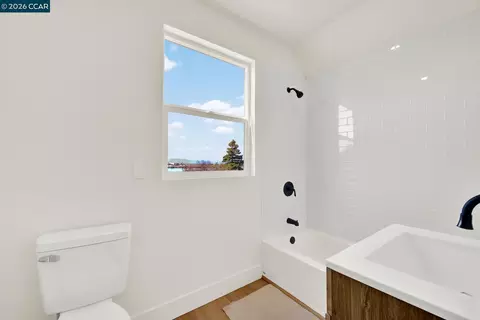 Bath - 101 B St, Vallejo, CA 94590 photo 2 of 2