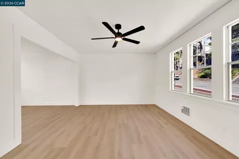 Living - 101 B St, Vallejo, CA 94590 photo 5 of 6